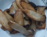 Foto langkah ke 1 dari resep Tumis Jamur King Oyster.