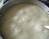 A picture of step 4 of Suji Ka white halwa.