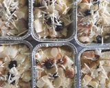 Foto langkah ke 3 dari resep Puding roti tawar panggang.