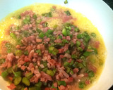 Foto del paso 6 de la receta: Tortilla de espárragos, jamón y queso fresco