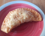 Foto del paso 4 de la receta: Empanada de mechada, cebolla caramelizada y queso azul