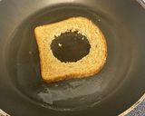 Foto del paso 2 de la receta: Huevo en canasta