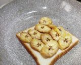 Foto langkah ke 2 dari resep Roti Panggang Coklat Pisang Keju.