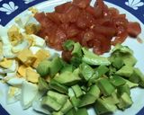 Foto del paso 2 de la receta: Aguacate, tomate y huevo cocido: La ensalada preferida de mis hijos
