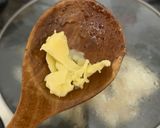 รูปขั้นตอนการทำที่ 2 ของ ไข่คน 🧅ใส่หอมใหญ่🧀 และชีส