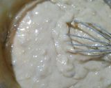 Foto langkah ke 3 dari resep Bolu kukus pisang merekah.