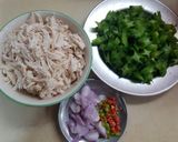 รูปขั้นตอนการทำที่ 3 ของ ยำถั่วพูอกไก่ฉีก