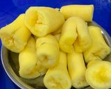 Hình bước làm 1 của món Khoai Mì Vàng Xào Cốt Dừa