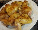 Foto del paso 3 de la receta: Alones de pollo con salsa de cebolla y laurel