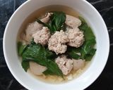 รูปขั้นตอนการทำที่ 2 ของ "ข้าวต้มน้ำแกงจิงจูฉ่าย" 🥣☘