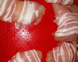 Csirkemell sajttal baconba tekerve recept fázis 2 fotója