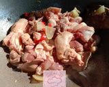 Foto langkah ke 3 dari resep Ayam Kentang Masak Lada Hitam.