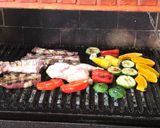 Foto del paso 1 de la receta: Asado, pollo con vegetales a la parrilla👌👌
