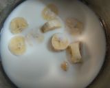 A picture of step 1 of Banana milk shake.