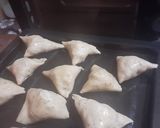 A picture of step 7 of Baked Aata Samosa.
