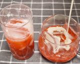 Foto langkah ke 2 dari resep Cara Membuat Strawberry Milk | Resep Enak!.