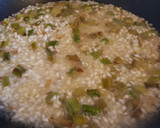 Foto del paso 3 de la receta: Risotto de espárragos y gambas