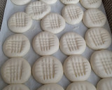 Foto del paso 4 de la receta: Galletitas de Maizena y yogurt