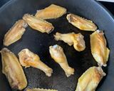 Hình bước làm 4 của món Cánh gà sốt coca