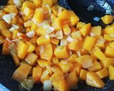 Foto del paso 2 de la receta Crema de calabaza dulce y puerros