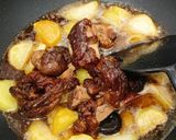 A picture of step 3 of Stew pork leg.