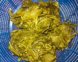 Foto langkah ke 1 dari resep Gulai Daun Pepaya & Singkong Rebon.