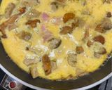 Foto del passaggio 4 della ricetta Frittata ai finferli porcini e prosciutto cotto