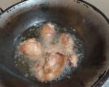 Foto langkah ke 2 dari resep Ayam dan sosis kecap pedas Manis.