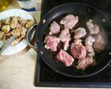 Foto del passaggio 11 della ricetta Pollo “alla crème” con funghi Portobello