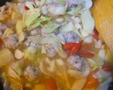 Gambar langkah 8 resipi Easy Fishball Soup Noodles.