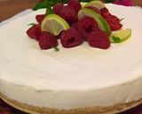 Foto del passaggio 5 della ricetta Cheesecake allo yogurt e lamponi