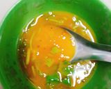 Hình bước làm 1 của món Trứng cuộn