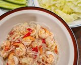 รูปขั้นตอนการทำที่ 2 ของ ยำวุ้นเส้นเห็ดเข็มทองกุ้งสด🍄🦐