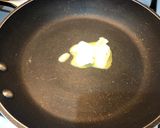 Foto del paso 3 de la receta: Panzerotti rellenos de cangrejo y gamba con salsa de queso y trufa rallada