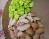 A picture of step 1 of Chestnut peanut salad (healthy).