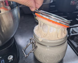 Foto del paso 1 de la receta: Pan lactal con masa madre