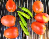 A picture of step 1 of Charred Tomato Salsa.