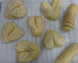 Hình bước làm 4 của món Bánh mì mềm sữa dừa