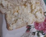 A picture of step 3 of Egg mayo sandwich🥪.