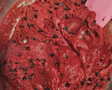 Foto langkah ke 3 dari resep Red Velvet Chips Soft mini cookies. Simple No mixer..!.