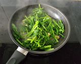 Hình bước làm 7 của món Cơm gà tay cầm
