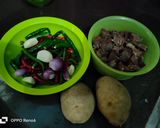 Foto langkah ke 1 dari resep Oseng paru + kentang.