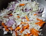 शेज़वान नूडल्स (Schezwan noodles recipe in Hindi) रेसिपी चरण 2 फोटो