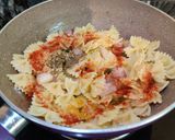 A picture of step 4 of PERI PERI PASTA...