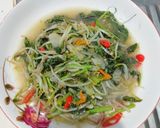 Foto langkah ke 3 dari resep Cah bayam dengan toge.