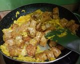Foto langkah ke 2 dari resep Oseng Kecap Tempe Telur Orak arik.