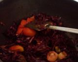 A picture of step 4 of Purple cabbage ghanto.