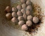 Foto langkah ke 1 dari resep Bakso Oseng Mercon.