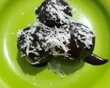 Foto langkah ke 5 dari resep Bola Coklat Marie.