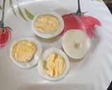 A picture of step 2 of Boiled Egg Sandwich.